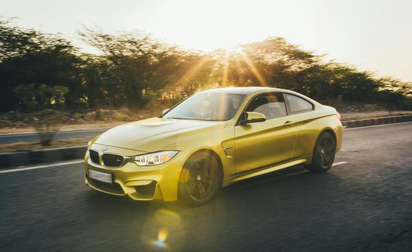 Célébrités et la Moto KTM : qui conduit quoi?